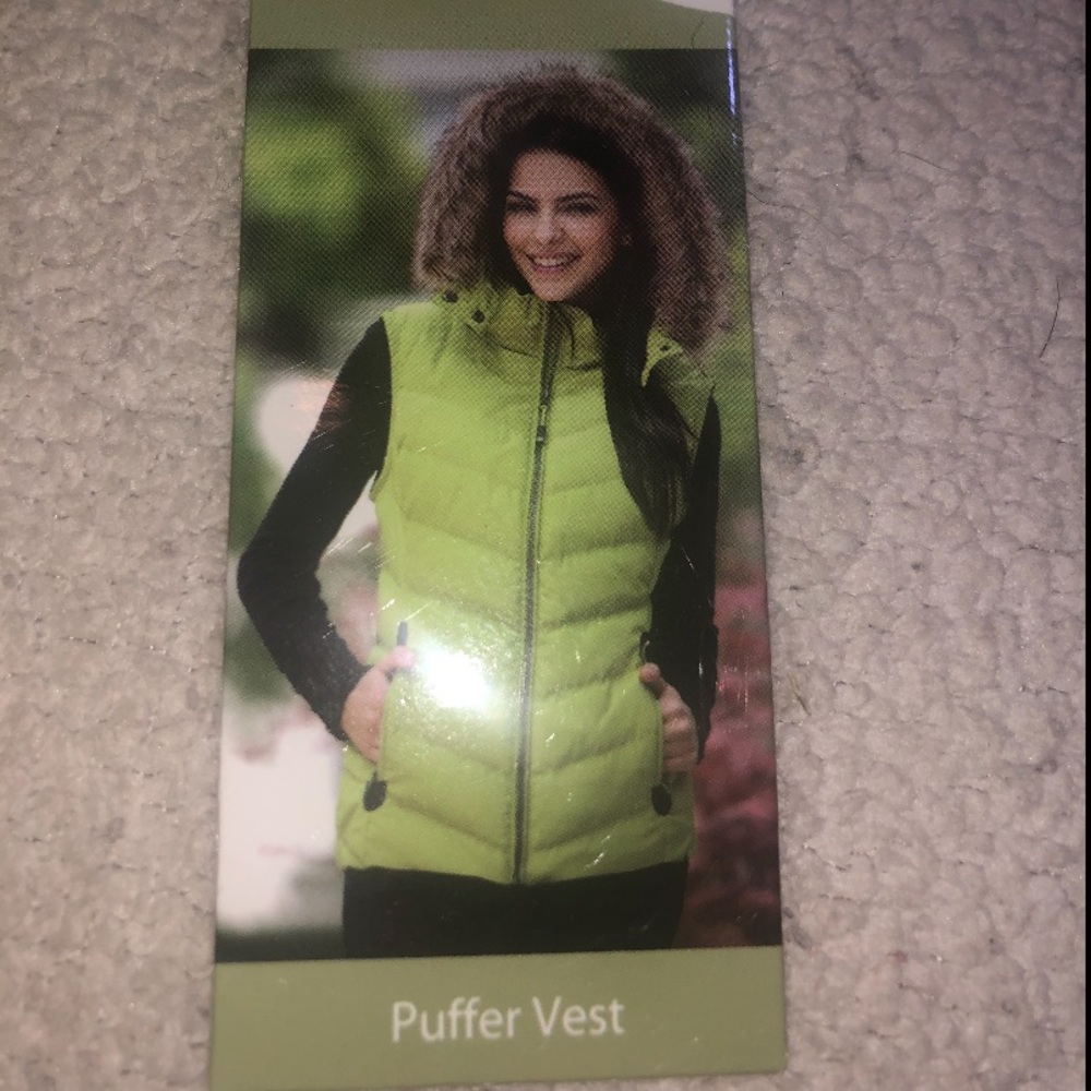 GreenTea Women’s Puffer Vest (NEW) - Picture 2 of 8